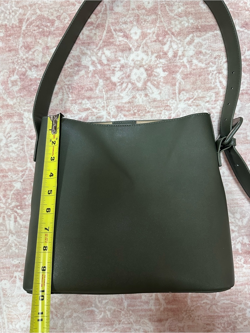 Leather 🥝 Bucket Bag in Green by Bostanten - Picture 16 of 16